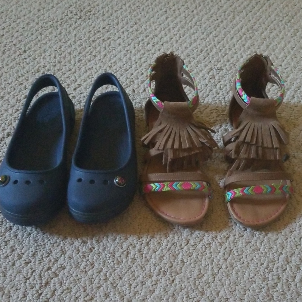 Girls shoes mint condition size 2